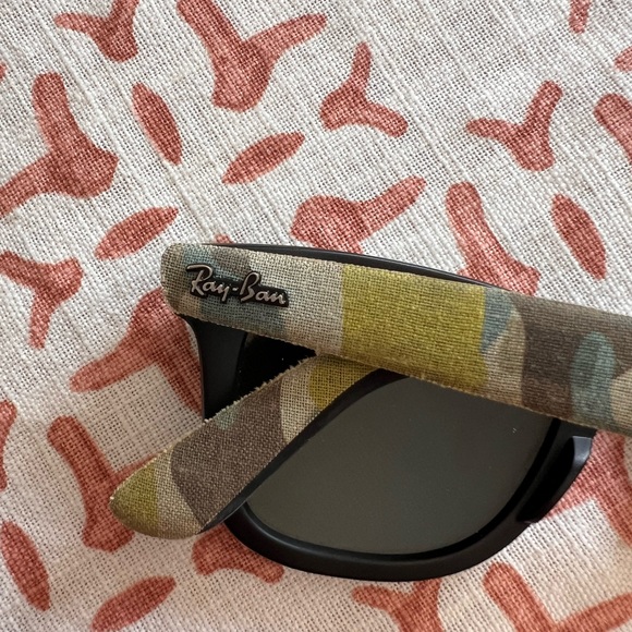 Men’s Ray-Ban sunglasses - Picture 4 of 6